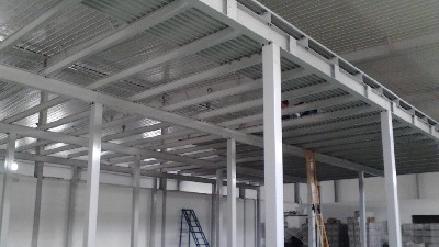 蔚藍(lán)行業(yè)百科：搭建鋼結(jié)構(gòu)加層時注意事項